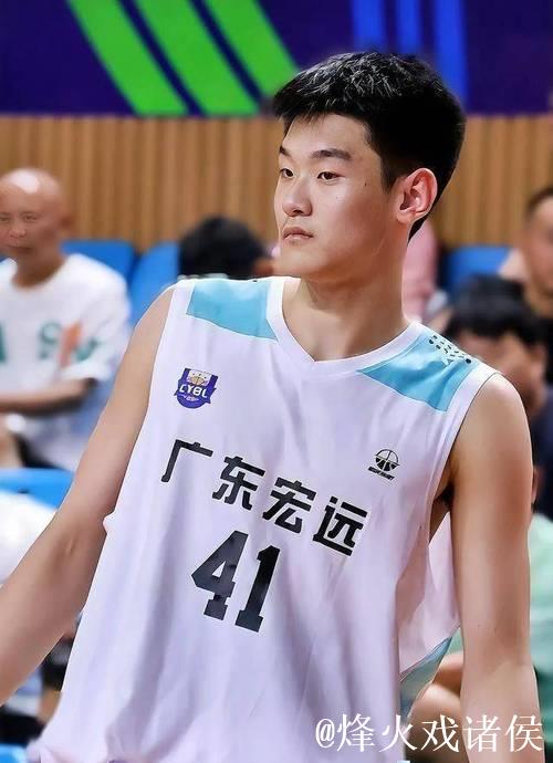 天赋完爆王洪泽!广东“新四号位”正式上位,这可是杜锋的杀手锏 天赋完爆王洪泽!广东“新四号位”正式上位,这可是杜锋的杀手锏