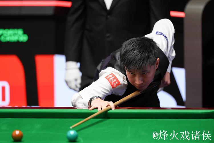 赵心童6-1轻松击败布朗 挺进斯诺克国际锦标赛次轮