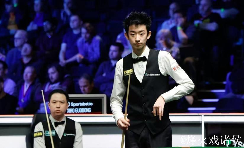 斯诺克大师赛：吴宜泽与肖国栋携手闯入八强